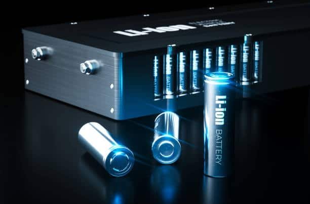 Li-ion cylindrical batteries compared to standard AA batteries